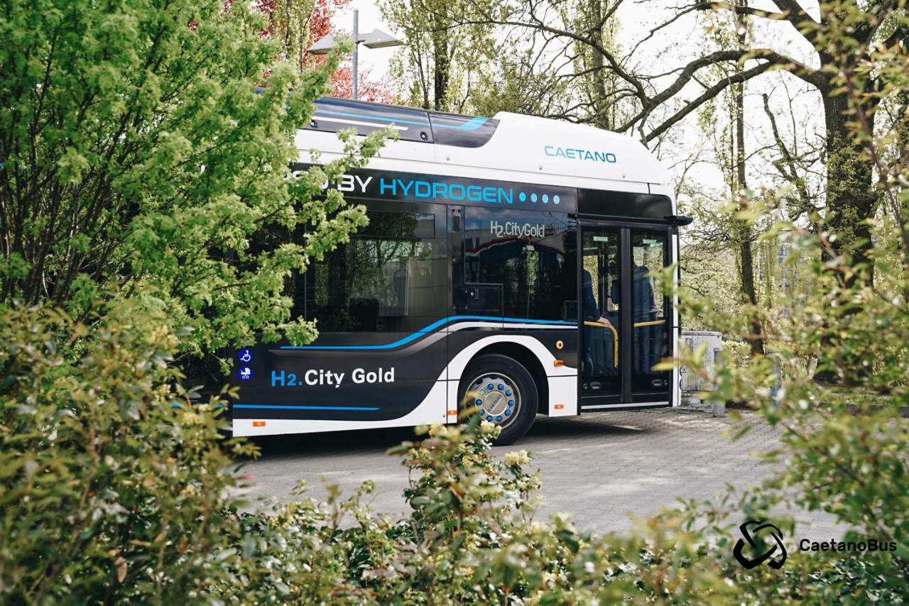 More CaetanoBus hydrogen buses appearing in European cities