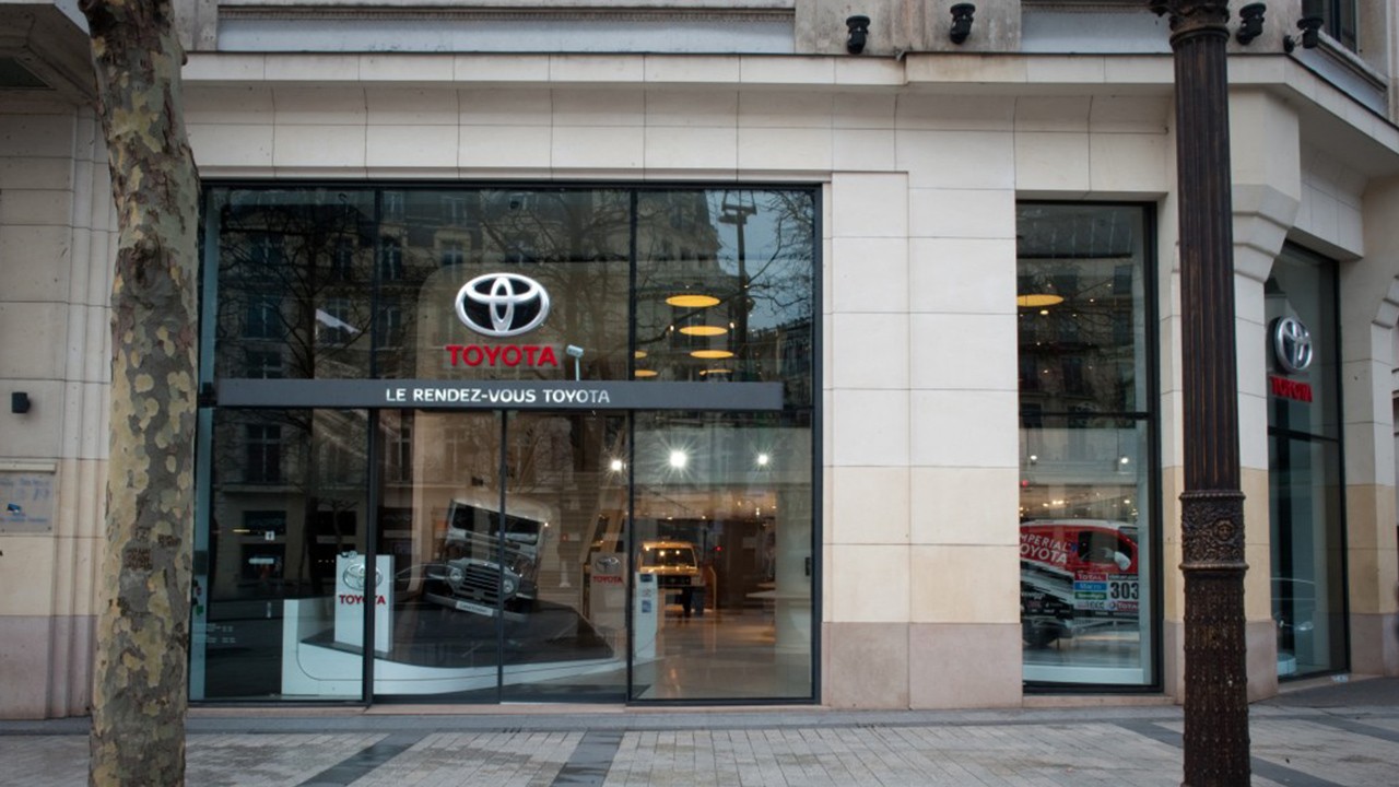 Toyota Rendez-vous in Paris
