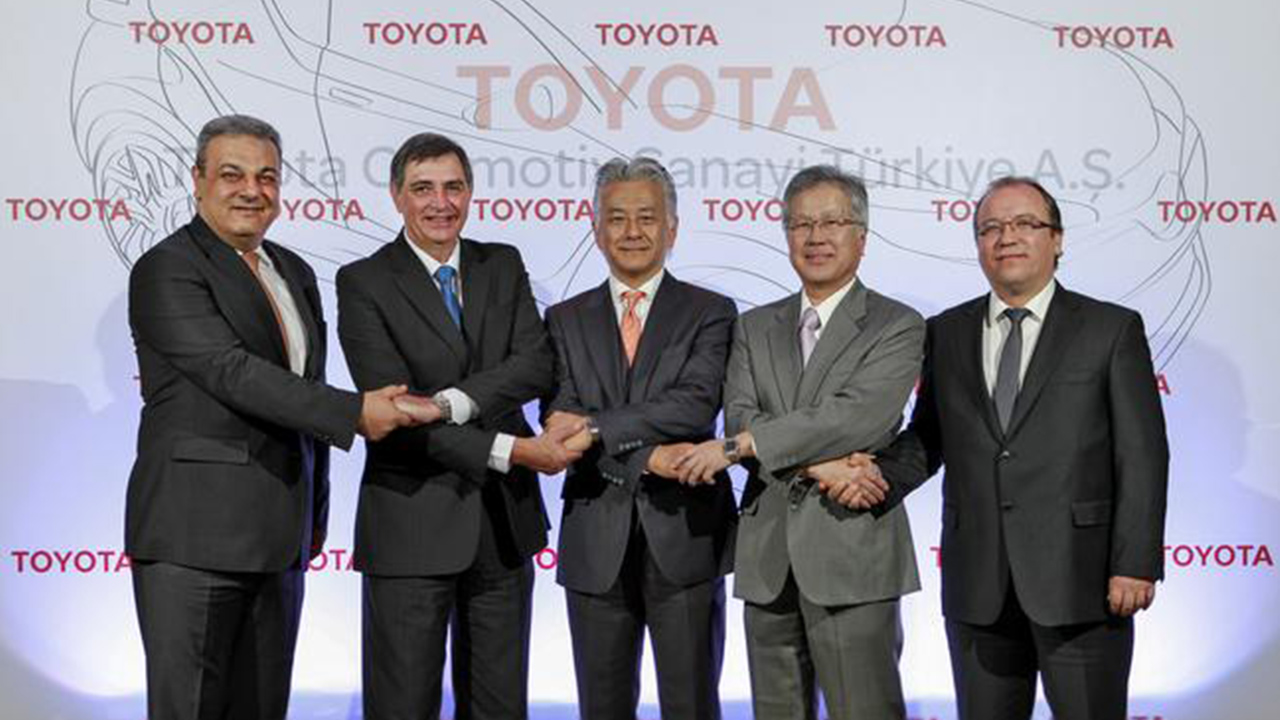 Shaking hands at Toyota Motor Manufacturing Turkey