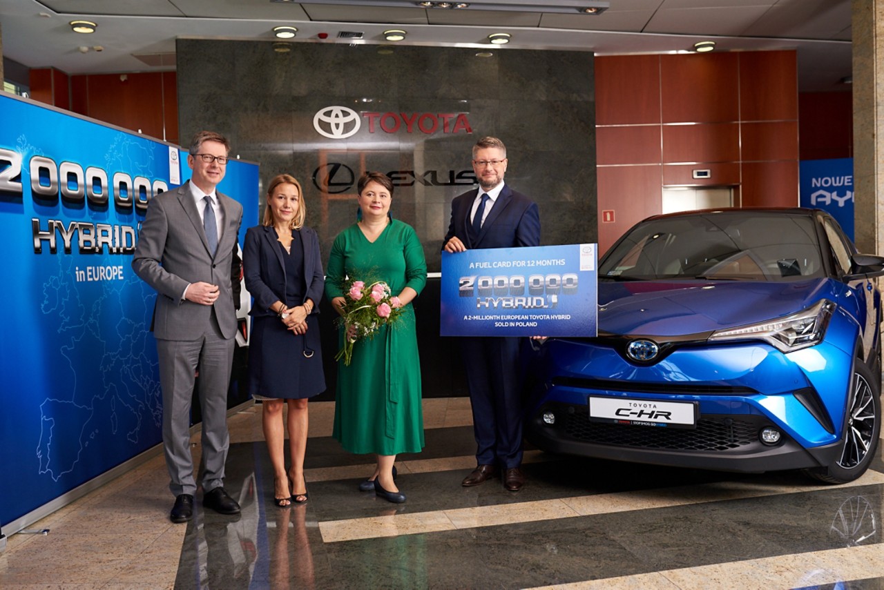 The 2 millionth Toyota hybrid in Europe goes to Poland