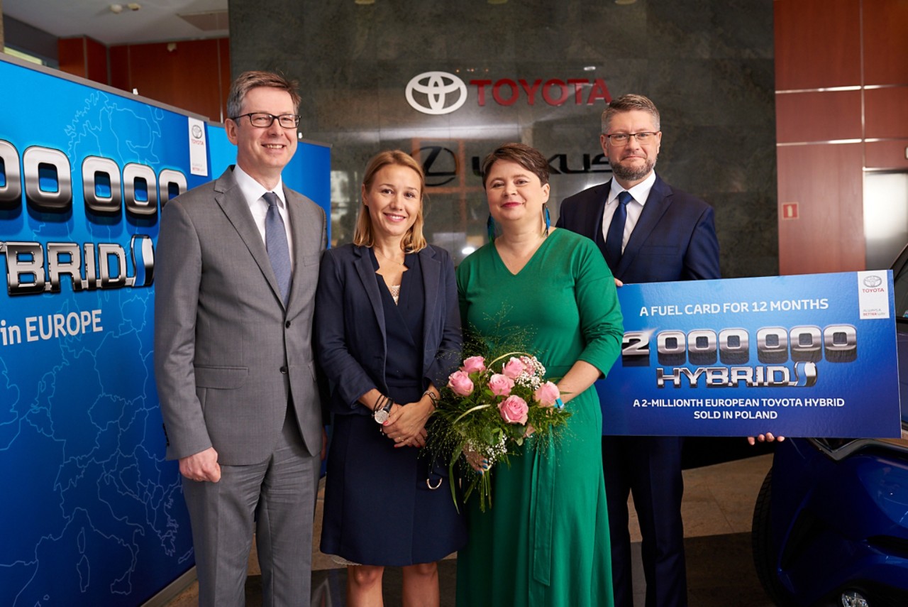 The 2 millionth Toyota hybrid in Europe goes to Poland