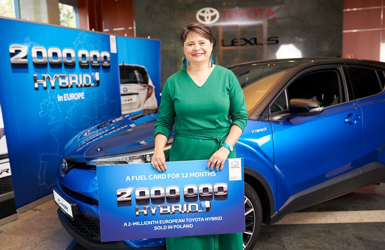 The 2 millionth Toyota hybrid in Europe goes to Poland!