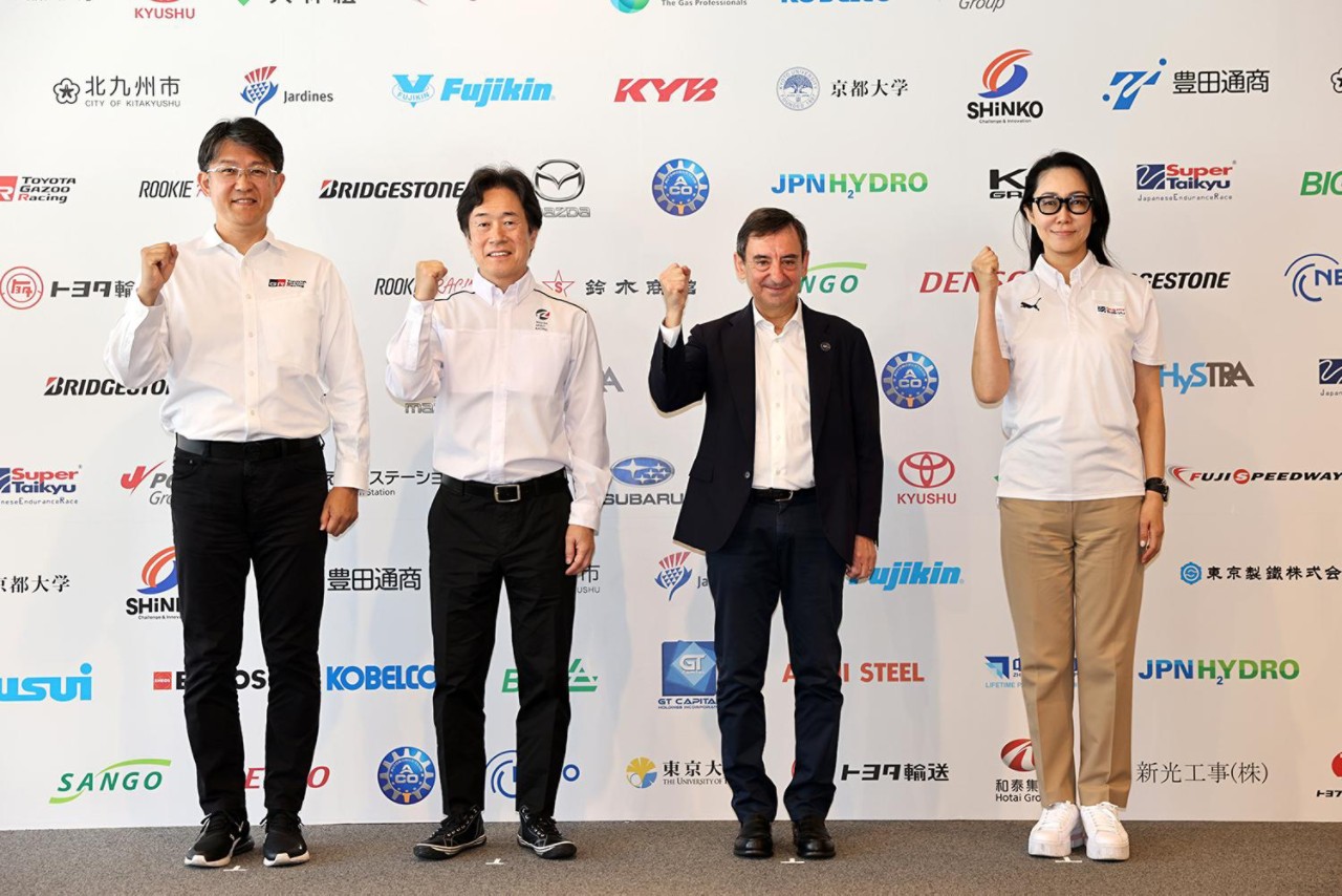 President Koji Sato, Mazda president Masahiro Moro, President Pierre Fillon of WEC organizer ACO and STO CEO Hamuri Kuwayama