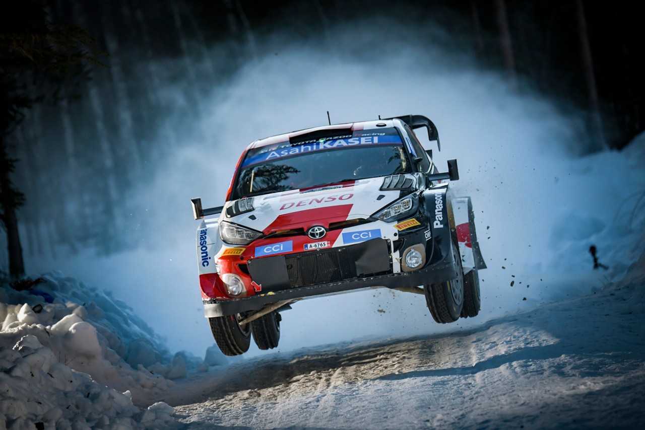 Tough fight between the snowbanks