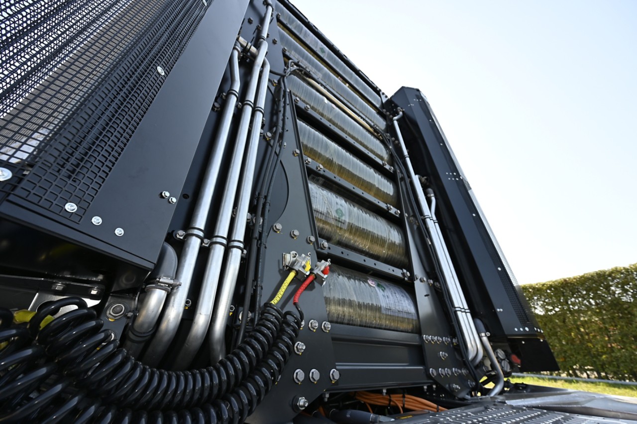 Fuel cell truck rear view with its hydrogen tanks